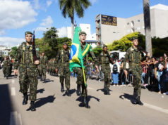 Desfile Cívico leva para a avenida cerca de 30 mil pessoas