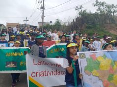 Caminhada Cívica reúne comunidade escolar do CAIC
