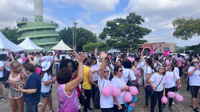 Prefeitura organiza 4ª caminhada contra o Câncer de Mama em alusão ao Outubro Rosa