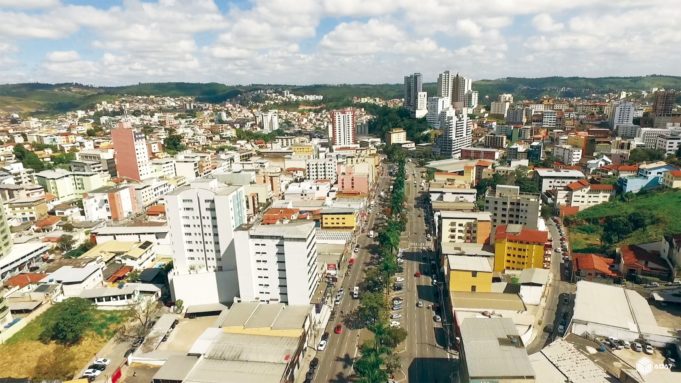 Prefeitura retoma a obra paralisada há anos da galeria da Telésforo Cândido de Resende