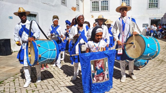 Irmandade Os Carolinos chega a Lafaiete com exposição, cortejo e oficina