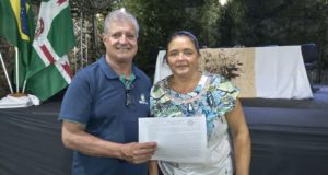 Prefeitura realiza entrega de títulos de propriedade a 160 famílias em Conselheiro Lafaiete