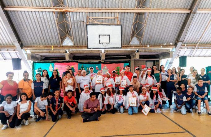 2ª Cantata de Natal no CAIC: Tradição e Inclusão unem Comunidade Escolar