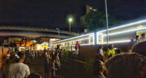 Chegada do Papai Noel no Trem Iluminado encanta multidão em Lafaiete