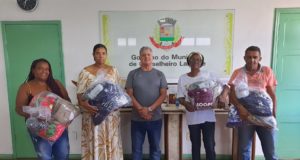 Prefeito de Conselheiro Lafaiete faz entrega de kits a Associações de Catadores de Recicláveis