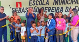 Em abertura do ano letivo, prefeitura anuncia construção de quadra e academia ao ar livre em Três Barras