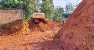 Prefeitura inicia obra do muro de contenção na Rua Frei Leopoldo