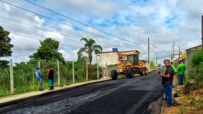 Prefeitura de Lafaiete realiza pavimentação asfáltica por toda cidade.