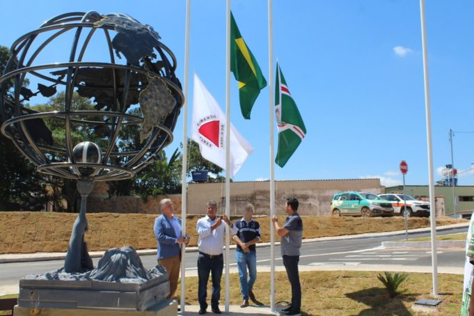 Prefeitura de Lafaiete inaugura rotatória da Escola Meridional e Praça das Nações no Morro da Mina