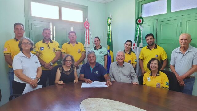 Prefeitura de Conselheiro Lafaiete assina escritura de doação de terreno para Fundação Olhos D’Alma.