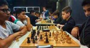 Fase inicial do JEMG modalidade Xadrez atrai grande número de estudantes