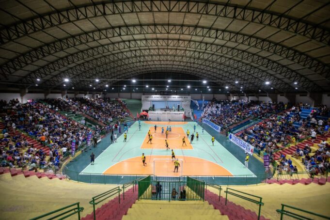 Revitalizado Ginásio Poliesportivo recebe noite memorável para o esporte lafaietense