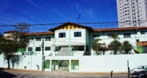 Momento cívico marca a entrega das obras de reforma, ampliação e acessibilidade do prédio da Escola Municipal Doriol Beato.