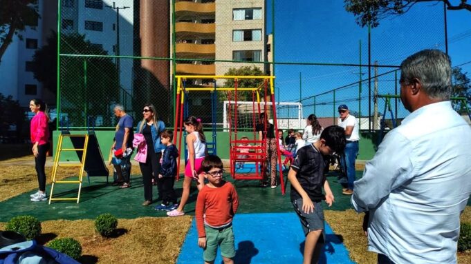 Prefeitura realiza entrega das obras de reformas e melhorias na Quadra de Esportes e praça no Campo Alegre