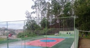 Mais uma quadra esportiva é entregue em Lafaiete.