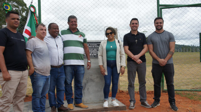 Prefeitura de Lafaiete inaugura campo de futebol no Rancho Novo