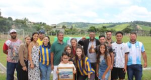 Prefeitura entrega campo de futebol e investe em melhorias no bairro Satélite