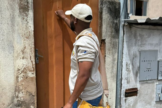 Colabore. Receba o Agente de Endemias em sua residência.