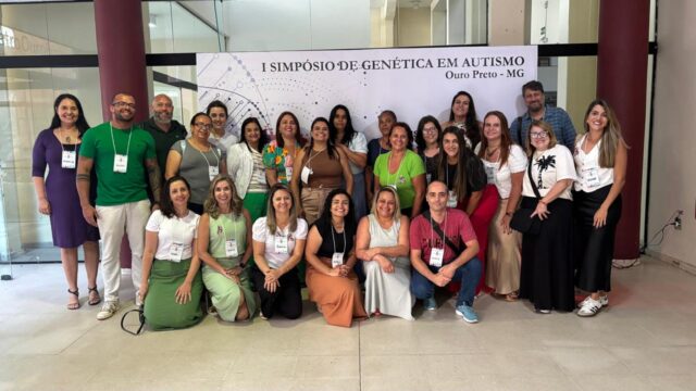 Profissionais de Conselheiro Lafaiete participam do I Simpósio de Genética em Autismo.