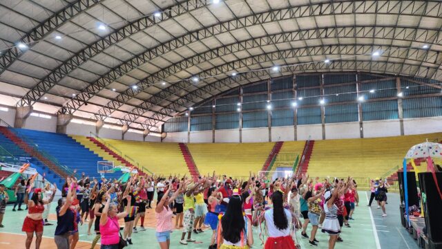 ‘Bloco Sem Idade’ anima o pré-carnaval em Lafaiete.