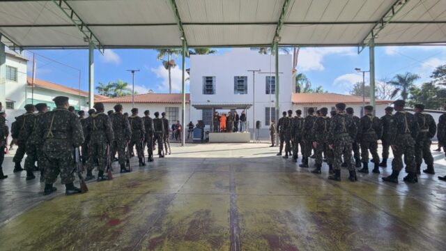 Instrução e Orientação Técnica no Tiro de Guerra 04-032