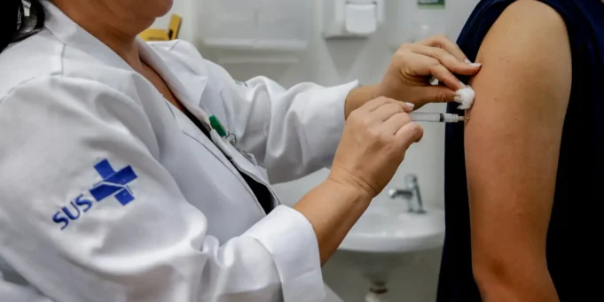 Mutirão de vacinação atende crianças e adolescentes